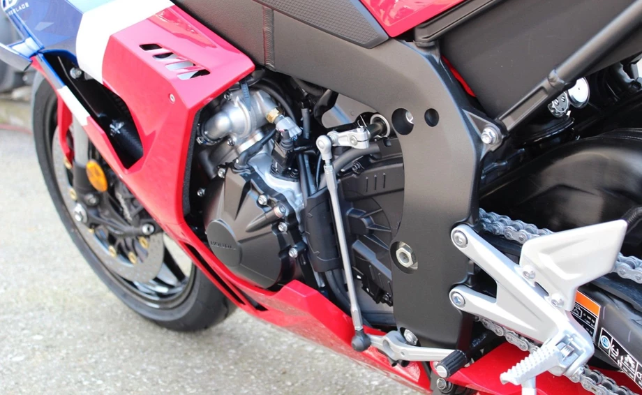 Offer Honda CBR1000RR-R Fireblade Bild 19: Offer Honda CBR1000RR-R Fireblade