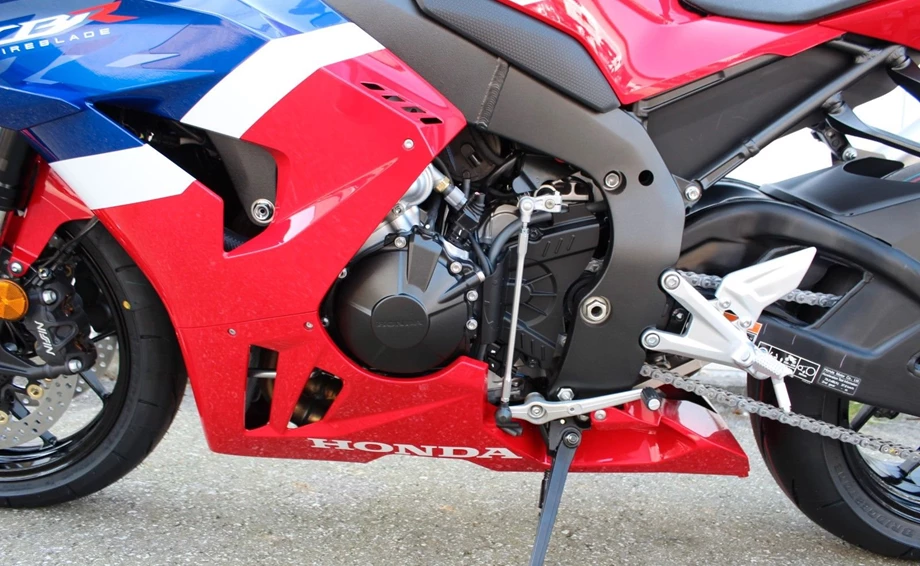 Offer Honda CBR1000RR-R Fireblade Bild 20: Offer Honda CBR1000RR-R Fireblade