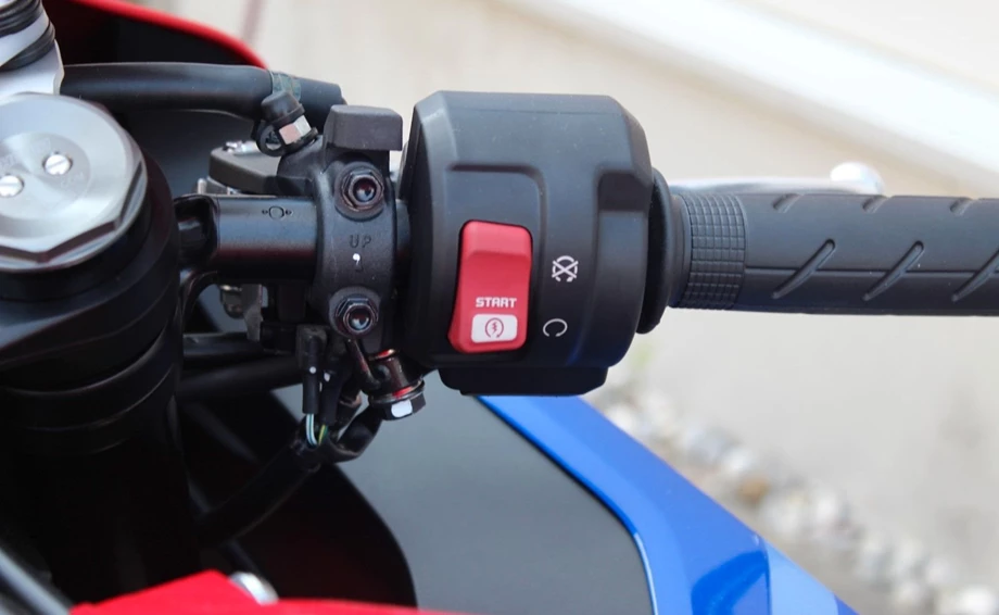 Offer Honda CBR1000RR-R Fireblade Bild 6: Offer Honda CBR1000RR-R Fireblade