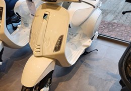 Gebrauchte Vespa Sprint Justin Bieber X Vespa 125