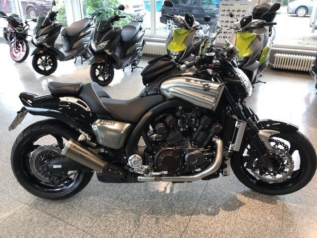 Yamaha V-MAX 