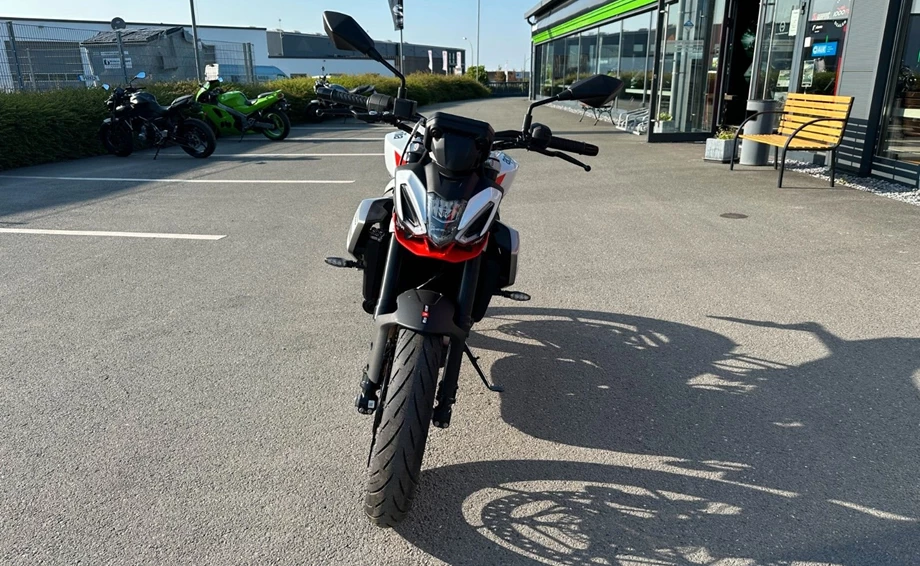 Angebot Aprilia Tuono 457 Bild 2: Angebot Aprilia Tuono 457