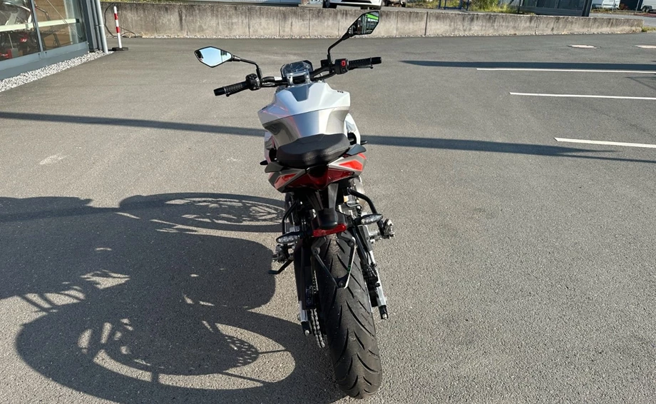 Angebot Aprilia Tuono 457 Bild 6: Angebot Aprilia Tuono 457