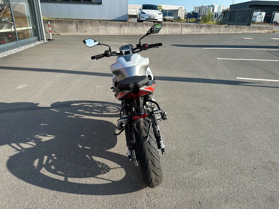 Angebot Aprilia Tuono 457 Bild 6: Angebot Aprilia Tuono 457