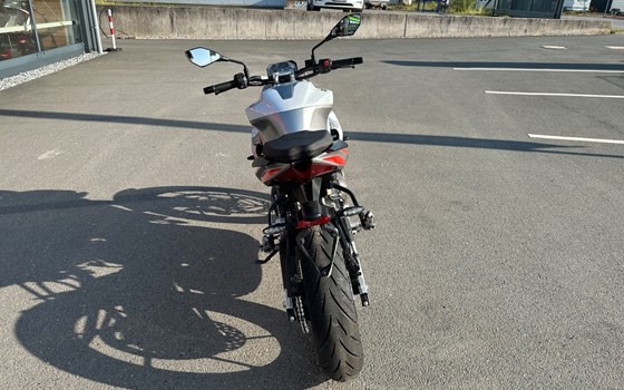 Neufahrzeug Aprilia Tuono 457 - Bild 6