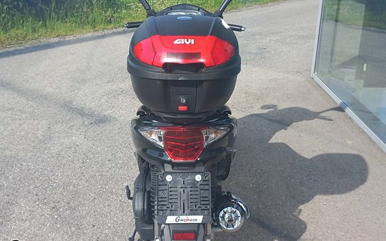 Gebrauchtmotorrad Sym VS 125 - Bild 2 Gebrauchtmotorrad Sym VS 125 - Bild 2