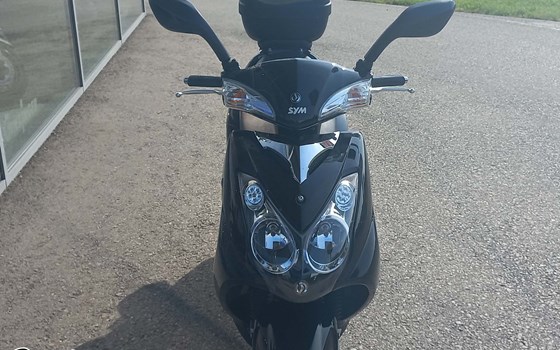 Gebrauchtmotorrad Sym VS 125 - Bild 3 Gebrauchtmotorrad Sym VS 125 - Bild 3