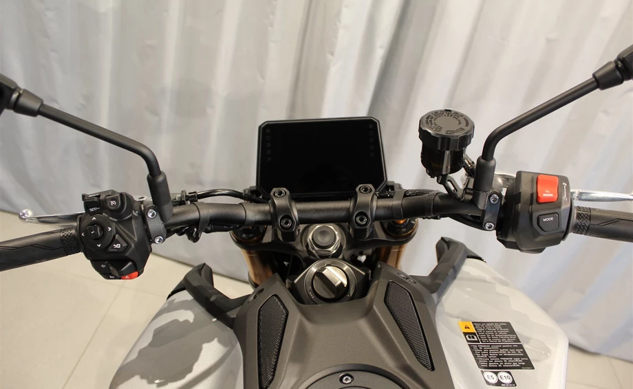 Angebot Yamaha MT-09 SP Bild 15: Angebot Yamaha MT-09 SP