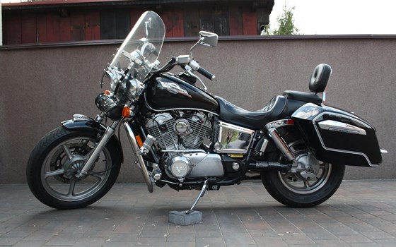 Gebrauchtmotorrad Honda VT 1100 C3 Aero-Ace Shadow - Bild 1 Gebrauchtmotorrad Honda VT 1100 C3 Aero-Ace Shadow - Bild 1