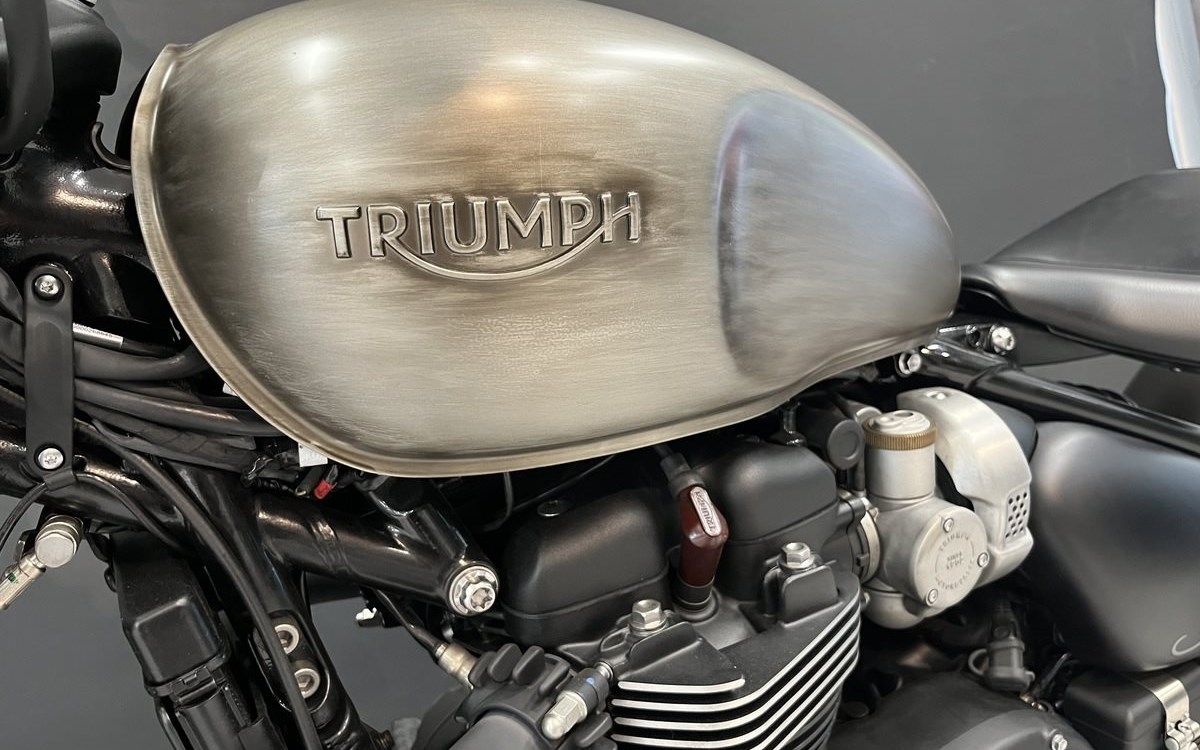 Angebot Triumph Bonneville Bobber Black