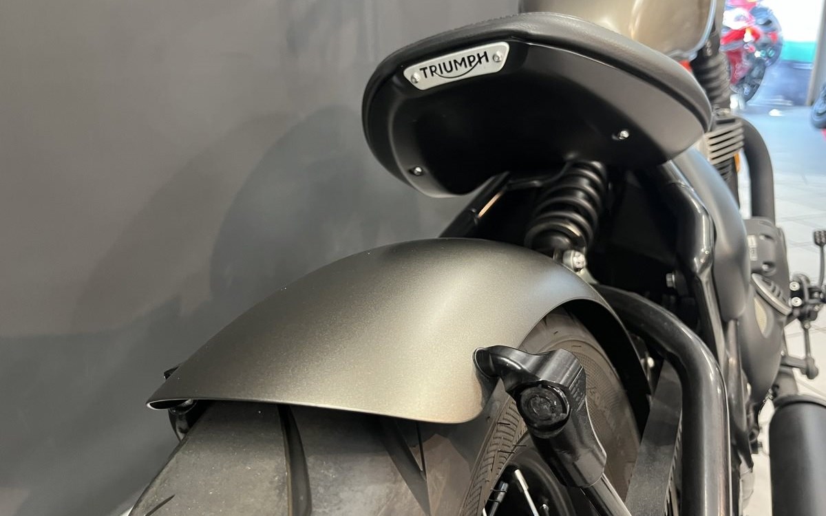 Angebot Triumph Bonneville Bobber Black