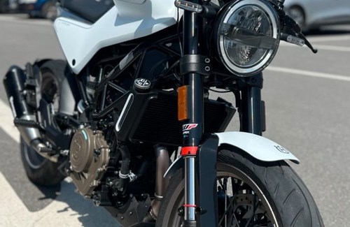 Gebrauchtmotorrad Husqvarna Vitpilen 401