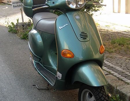Gebrauchtmotorrad Vespa ET4 125 - Bild 2 Gebrauchtmotorrad Vespa ET4 125 - Bild 2