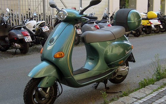 Gebrauchtmotorrad Vespa ET4 125 - Bild 4 Gebrauchtmotorrad Vespa ET4 125 - Bild 4
