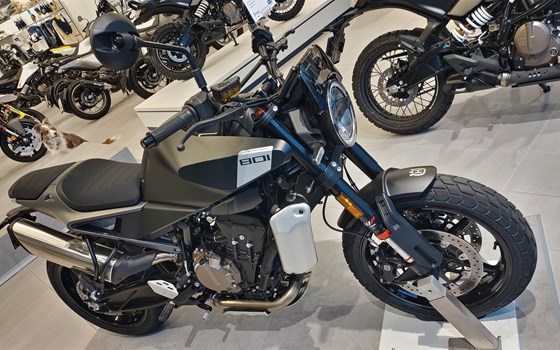 Neufahrzeug Husqvarna Svartpilen 801 - Bild 1 Neufahrzeug Husqvarna Svartpilen 801 - Bild 1