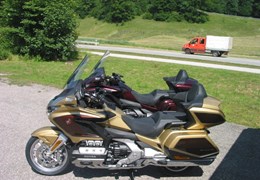 Neumotorrad Honda GL 1800 Goldwing Tour DCT