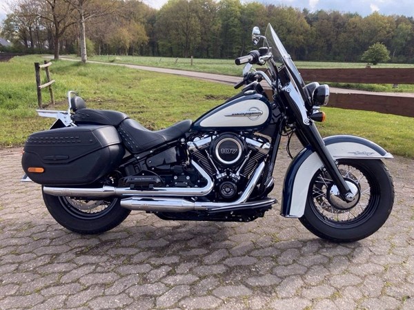 Gebrauchtmotorrad Harley-Davidson Softail Heritage Classic FLHC