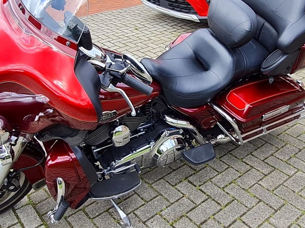 Gebrauchtmotorrad Harley-Davidson Electra Glide Ultra Classic FLHTCU
