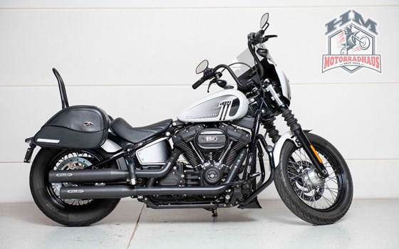 Gebrauchtmotorrad Harley-Davidson Softail Street Bob 114 FXBBS - Bild 1