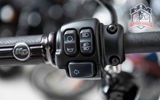 Gebrauchtmotorrad Harley-Davidson Softail Street Bob 114 FXBBS - Bild 10