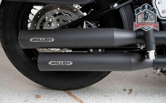 Gebrauchtmotorrad Harley-Davidson Softail Street Bob 114 FXBBS - Bild 5