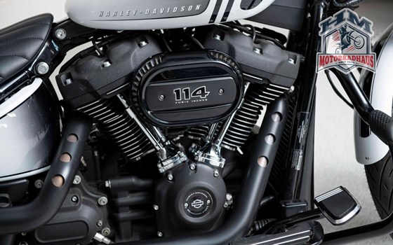 Gebrauchtmotorrad Harley-Davidson Softail Street Bob 114 FXBBS - Bild 7