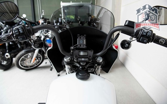 Gebrauchtmotorrad Harley-Davidson Softail Street Bob 114 FXBBS - Bild 9