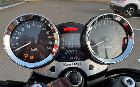 Gebrauchtmotorrad Kawasaki Z900 RS - Bild 12