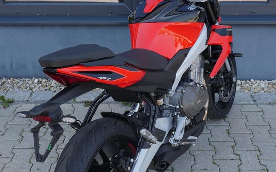 Neufahrzeug Aprilia Tuono 457 - Bild 15