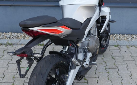 Neufahrzeug Aprilia Tuono 457 - Bild 16