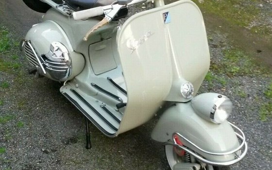 Gebrauchtmotorrad Vespa 125 - Bild 1 Gebrauchtmotorrad Vespa 125 - Bild 1