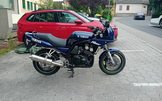 Gebrauchtmotorrad Yamaha FZS 600 Fazer - Bild 2