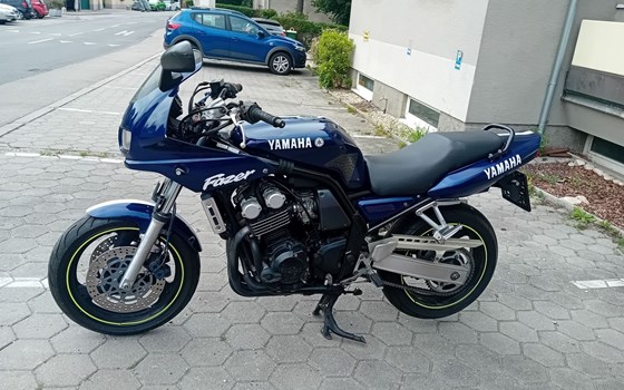 Gebrauchtmotorrad Yamaha FZS 600 Fazer - Bild 5 Gebrauchtmotorrad Yamaha FZS 600 Fazer - Bild 5