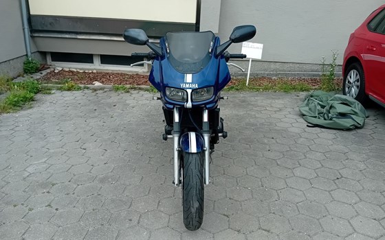 Gebrauchtmotorrad Yamaha FZS 600 Fazer - Bild 7 Gebrauchtmotorrad Yamaha FZS 600 Fazer - Bild 7