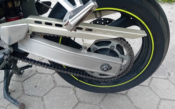 Gebrauchtmotorrad Yamaha FZS 600 Fazer - Bild 9