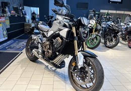 Neumotorrad Honda CB650R E-Clutch