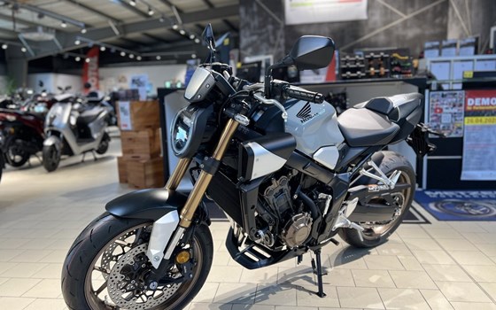 Neufahrzeug Honda CB650R E-Clutch - Bild 6