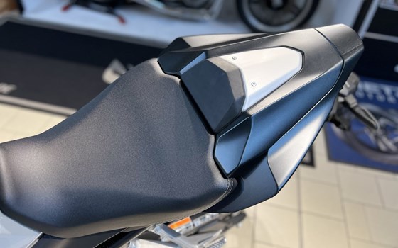 Neufahrzeug Honda CB650R E-Clutch - Bild 9