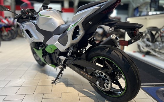 Neufahrzeug Kawasaki Ninja 7 Hybrid - Bild 5