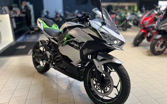 Gebrauchtmotorrad Kawasaki Ninja e-1 - Bild 2