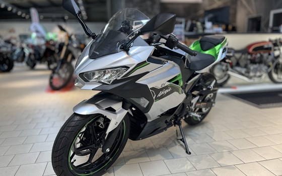 Gebrauchtmotorrad Kawasaki Ninja e-1 - Bild 3