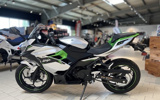 Neufahrzeug Kawasaki Ninja e-1 - Bild 4