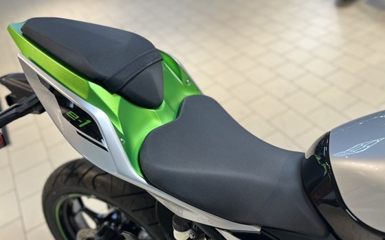 Gebrauchtmotorrad Kawasaki Ninja e-1 - Bild 9