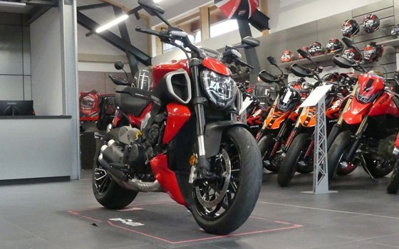 Gebrauchtmotorrad Ducati Diavel V4 - Bild 1