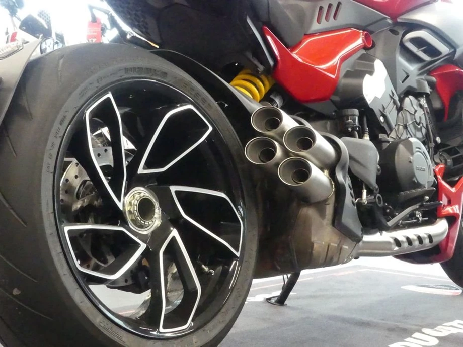 Angebot Ducati Diavel V4 Bild 7: Angebot Ducati Diavel V4