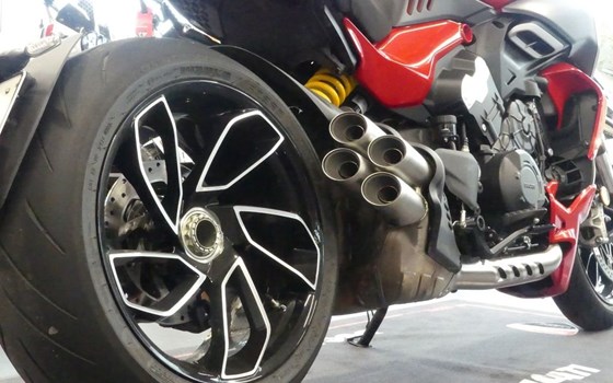 Gebrauchtmotorrad Ducati Diavel V4 - Bild 7