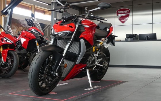 Gebrauchtmotorrad Ducati Streetfighter V2 - Bild 2