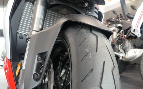 Gebrauchtmotorrad Ducati Streetfighter V2 - Bild 3