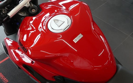 Gebrauchtmotorrad Ducati Streetfighter V2 - Bild 6
