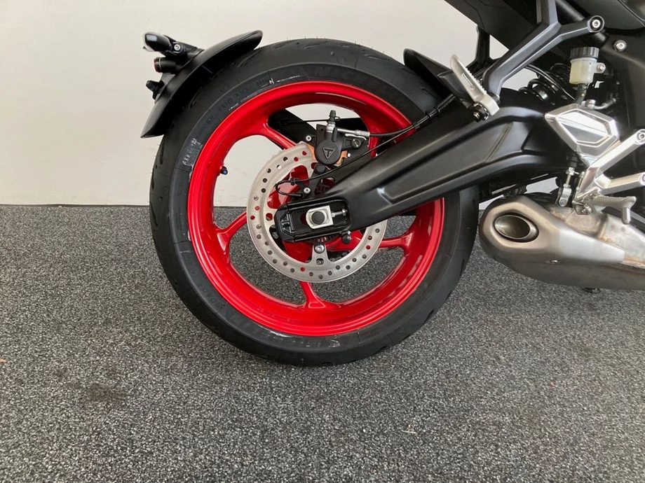 Angebot Triumph Trident 660 Triple Tribute Bild 11: Angebot Triumph Trident 660 Triple Tribute